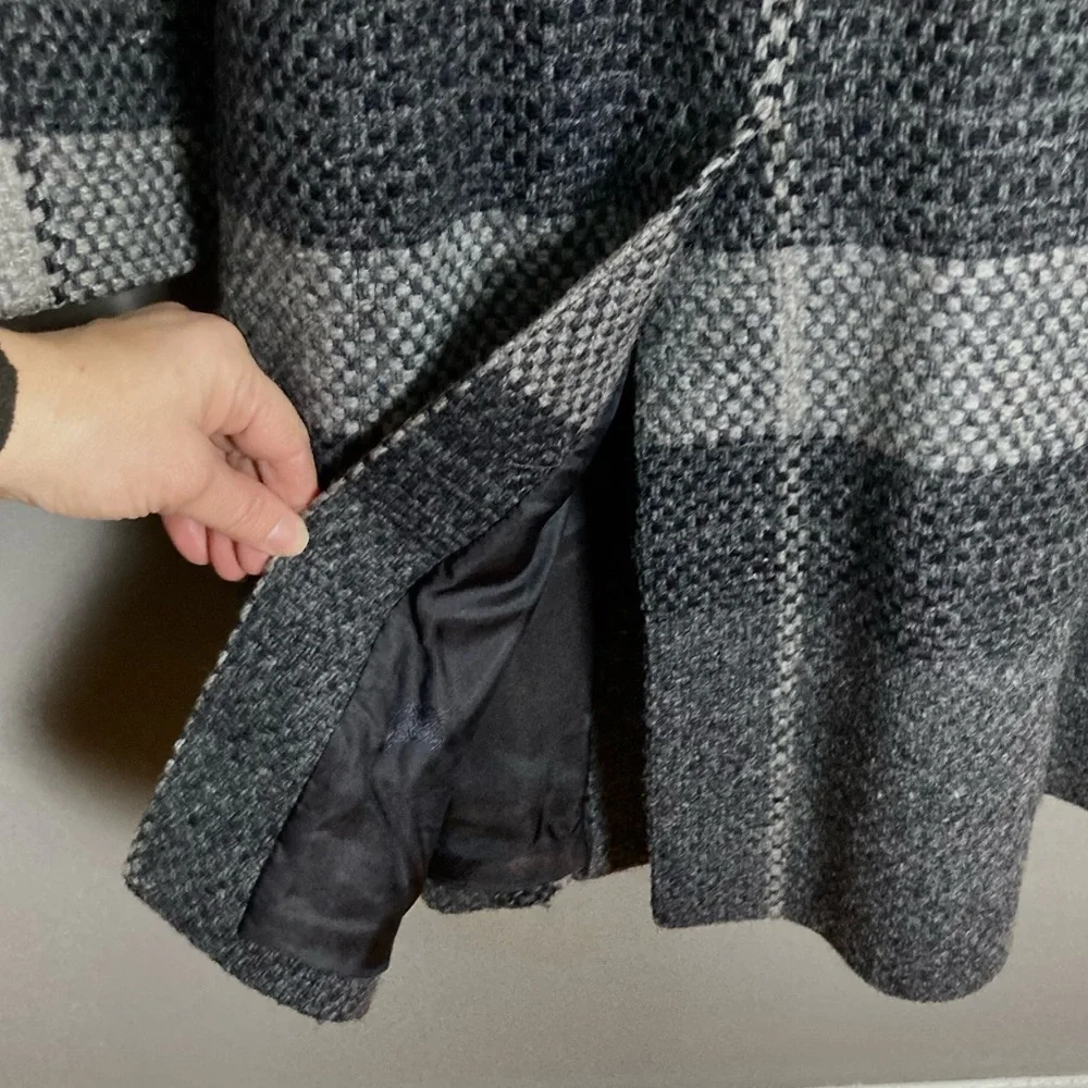 Burberry long trench coat women's size 6 plaid‎ wool belted gray winter